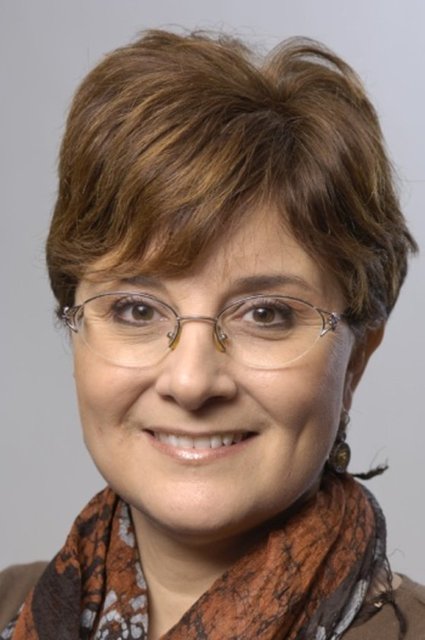 Jenerik müziğiyle de akıllarımızda kalan Şeker Kız Candy'yi Yeşim Kopan seslendirmişti. Candy'nin sevgilisi Anthony ise Serkan Altunorak.