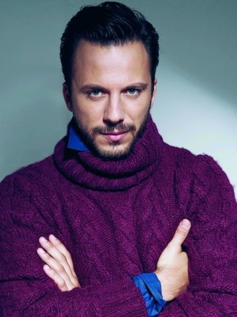 Zenginliğine özendiğimiz, onun kadar zengin olsak alcağımız oyuncakların hayalini kurduğumuz Richie Rich de Serkan Altınorak'ın sesiyle konuşuyor.