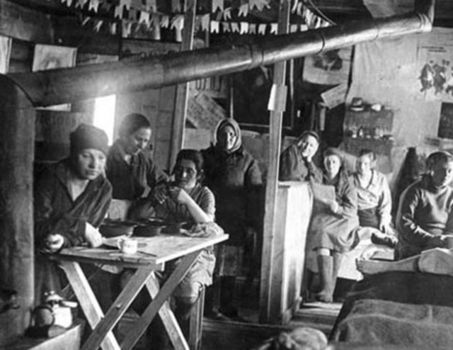 Rusya'da da Lenin ismi daha ön planda olsa da, bazı bölgelerde tüm yeni doğan erkek bebeklere göbek adı olarak Stalin ismi verilmektedir...