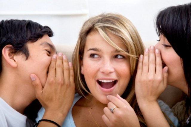 Birisinin arkasından konuşmak ve dedikodu yapmak illegaldir - ABD - Indiana