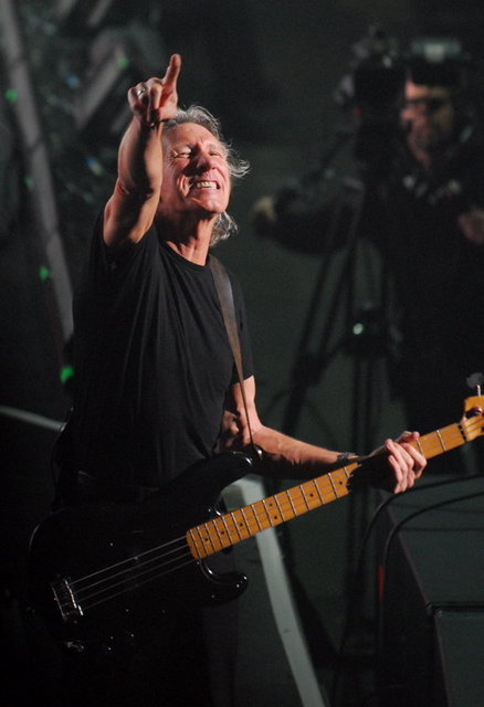 Roger Waters - Pink Floyd'un vokalisti, bas gitaristi ve bestecisi Roger Waters, 7 yıl aradan sonra tekrar İstanbul'da. 69 yaşındaki müzisyen, The Wall turnesi kapsamında 3 Ağustos akşamı İtü Arena'da vereceği konser için İstanbul'a uğruyor.