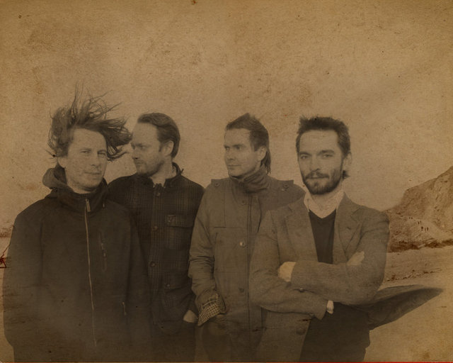 Sigur Ros - İzlandalı Sigur Ros da müziğiyle geldiği coğrafyayı yansıtan topluluklardan. İstanbul'da ilk defa çalacak olan grubun konserleri, müziğin yanında gerçekleştirilen ışık şovlarıyla görsel açıdan da seyircisini doyuran performanslarla geçiyor. Grup, 2 Temmuz akşamı Parkorman'da.