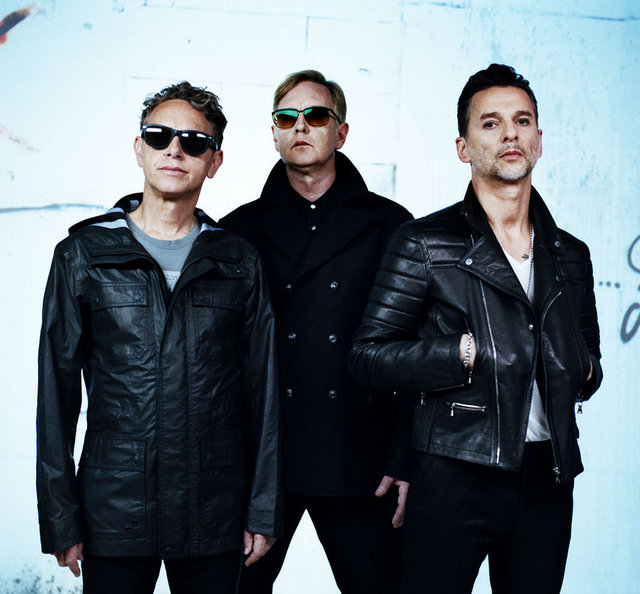 Depeche Mode - Depeche Mode da İstanbul seyircisiyle daha önce tanışan gruplardan. Geçtiğimiz mart ayında yayınlanan yeni albümleri Delta Machine'in tanıtımı için Avrupa turnesine çıkan grup, 17 Mayıs'ta Küçükçiftlik Park'ta bir konser verecek. -