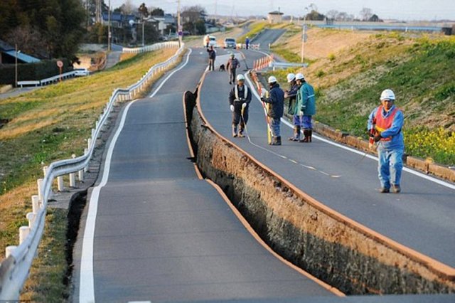 Japonya/Honşu'nun güney sahili yakını; 5,6; 42,3 kilometre