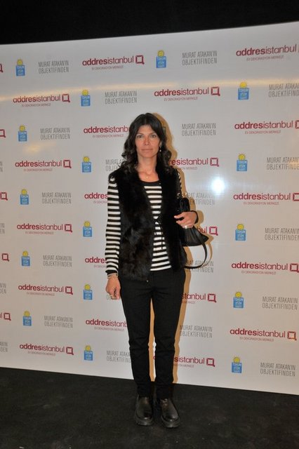 ZEYNEP ÜSTÜNEL