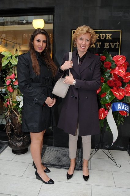 NAZLI, CANAN BOLAK