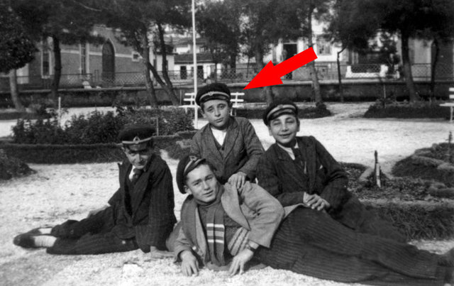 Dokuzuncu Cumhurbaşkanı Süleyman Demirel'in adını taşıyan ve dün açılışı yapılan 'Demokrasi ve Kalkınma Müzesi'nde sergilenen fotoğraflarda, Süleyman Demirel'in eğlenceli halleri de yer alıyor.