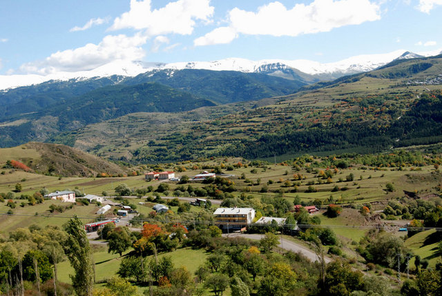ARDAHAN Ardahan'ın isim babası ise Gürcülerdir. Ardahan adı Gürcüce Ardana'dan gelmektedir.