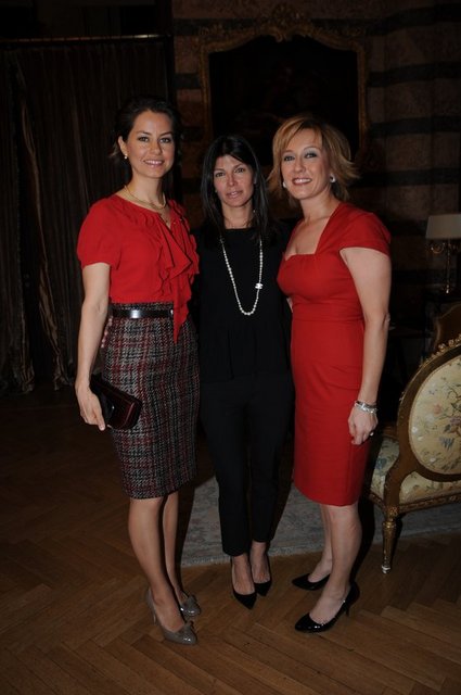 REYHAN DEMİRÖREN, ZEYNEP ÜSTÜNEL, REVNA DEMİRÖREN 