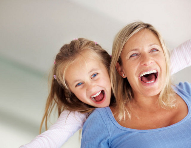 BİR DAKİKA BOYUNCA GÜLÜN -  - 60 saniye boyunca kahkaha atmak stres seviyesini azaltan endorfin hormonunu salgılıyor ve kasları rahatlatıyor. Kahkaha atmak ayrıca kan şekerini de dengeliyor.