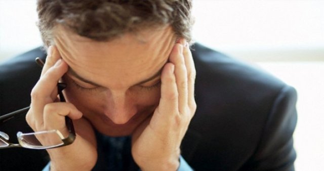 ON DAKİKA ŞEKERLEME YAPIN -  - Esnemenin utanılacak bir yanı yok. Özellikle öğle yemeklerinden sonra rehavet çökebilir.