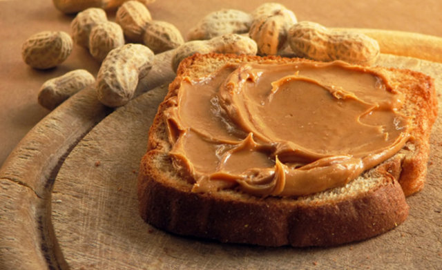 FDA,  yasal olarak her 100 gram fıstık ezmesinin ortalama 30 böcek parçası içermesine izin verir.