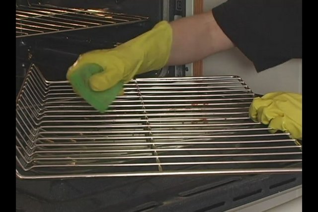 - Fırın: Yağ atıklarını karbonatla çıkarın.