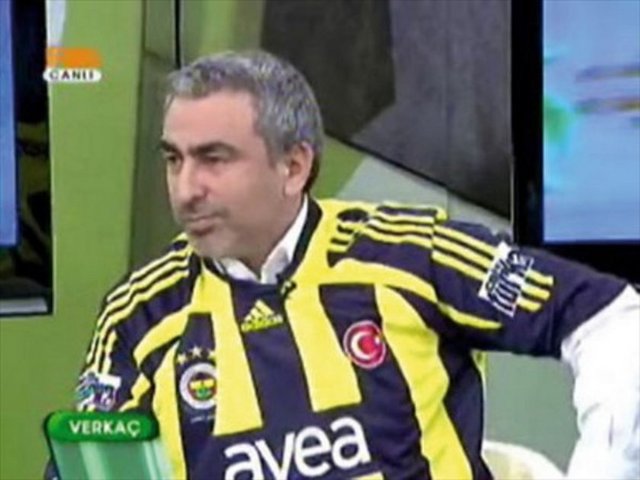 Fenerbahçe'nin Arsenal'a 10-0 yenileceği üzerine Adnan Aybaba stüdyodaki yorumcularla iddiaya girer. Fenerbahçe bu skorla yenilmezse küpe takacaktır. Maç 0-0 biter. Bir hafta sonraki programda Adnan Aybaba'ya mavi küpeler takılır. Bu sırada Hayri İçler'in "Oh olsun!" sesleri stüdyoda yankılanır.