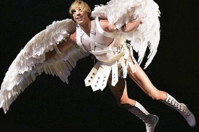 Görkemli bir törenle dağıtılan MTV Sinema Ödülleri gecesine yarattığı Borat karakteri ile dünya çapında ünlenen Sacha Baron Cohen damgasını vurdu.