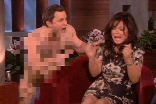 Valerie Bertinelli, DeGeneres'in bu şakasının etkisini uzun süre üzerinden atamazken, 'Bir an çıplak adamın kocam olduğunu sandım' diyerek stüdyodakileri kahkahaya boğdu.