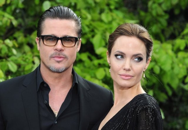BRAD PİTT VE ANGELİNA JOLİE'NİN EVİ Hollywood'un ünlü çifti Brad Pitt ve Angelina Jolie, ABD'nin New Orleans Eyaleti'nde 2006'da 3.5 milyon dolara satın aldıkları malikânelerini 6.5 milyon dolara satışa çıkardı.
