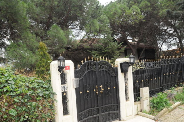 Sultan, "Evim çok güzel ama ben bundan sonra kullanımı daha kolay, modern bir ev almak istiyorum" diye konuştu.