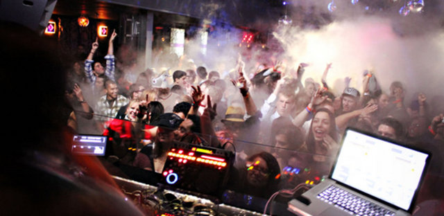 81 - Beta Night Club -Denva - ABD