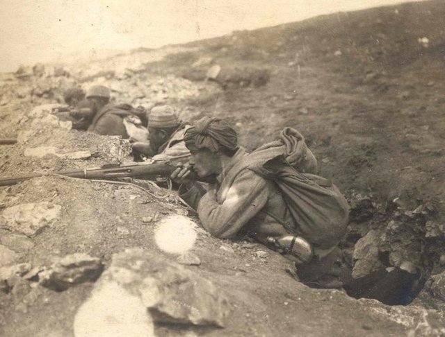 Atatürk Araştırma Merkezi Başkanlığı (ATAM) arşivlerde yer alan, aralarında daha önce pek bilinmeyen karelerin de bulunduğu Kurtuluş Savaşı'na ait fotoğrafları, 23 Nisan Ulusal Egemenlik ve Çocuk Bayramı nedeniyle paylaştı.