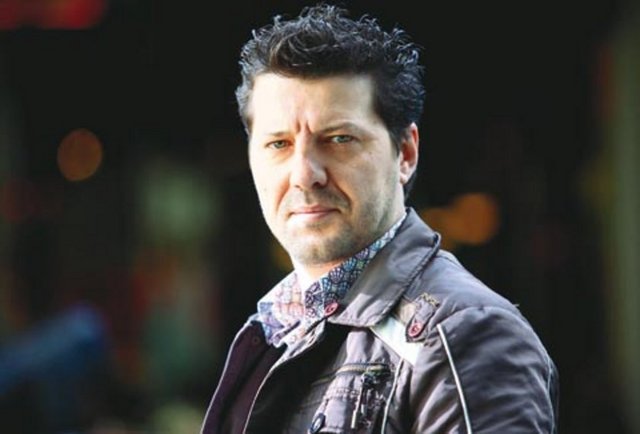 "Yılın En Başarılı Erkek Oyuncusu Ödülü" ise İlker Aksum'a "Mutlu Aile Defteri" filmindeki rolüyle verildi.