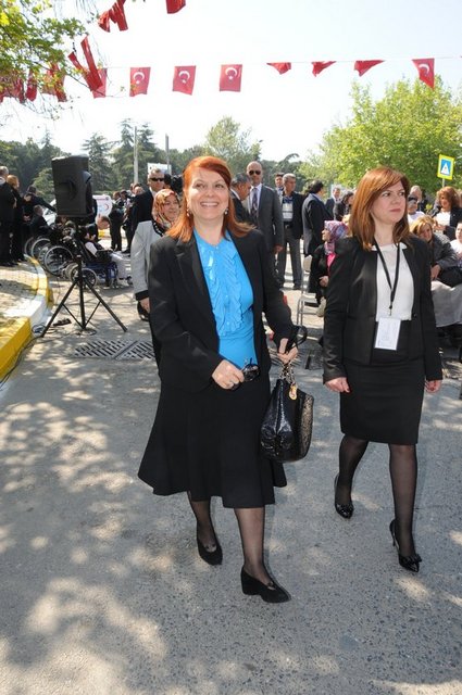 GÜL MUTLU 