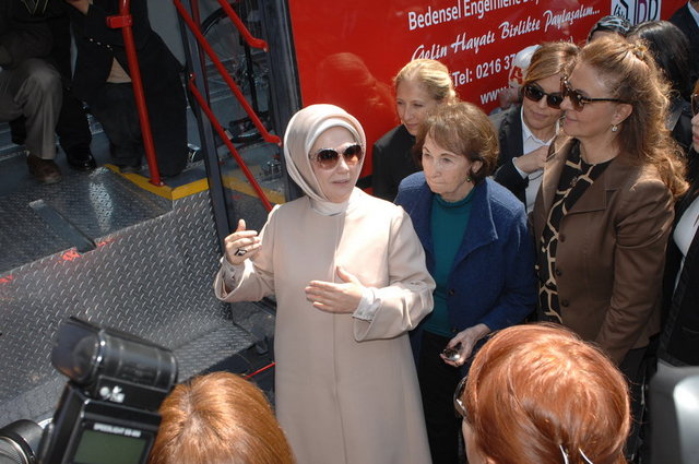 EMİNE ERDOĞAN, SEMAHAT ARSEL, TÜLAY ÖZİLHAN AKSOY