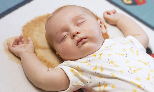 Birkaç çift kıyafet alın ve arkadaşlarınızın size getirecekleri hediyeleri bekleyin! Nasıl bir kıyafet yığının ortasında kalacağınızı göreceksiniz.