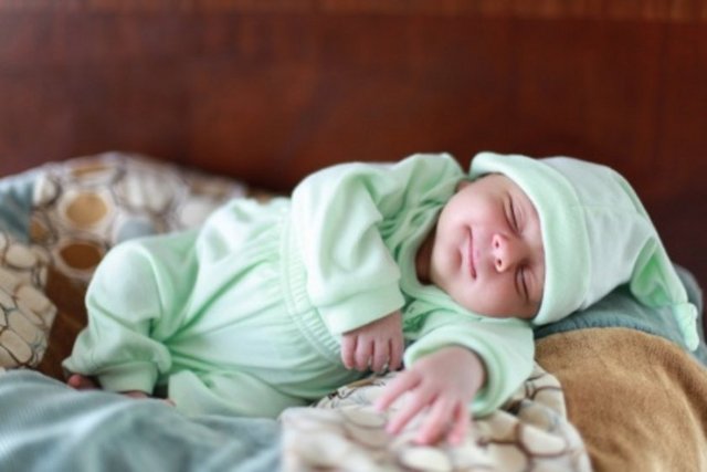 KIYAFETLER -  - Elbette ki kıyafetlere ihtiyacınız olacak. En çok da tulumlar, pijamalar ve dışarıda giydirmek için de birkaç çift kıyafet.