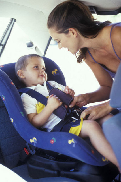 Aynı zamanda yol boyunca rahat bir uyku çekmelerini da sağlıyor. Tabi bebeğiniz araba koltuklarından nefret etmiyorsa!