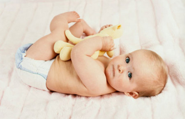 BEBEK TELSİZİ -  - Bu da bir diğer harika buluş. Videolu olanları, bebeğinizi uyurken izleme imkanı da sağlıyor ama sıradan bir bebek telsizi de oldukça işinize yarayacaktır.