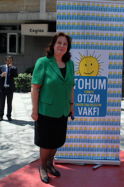 MONİK İPEKEL