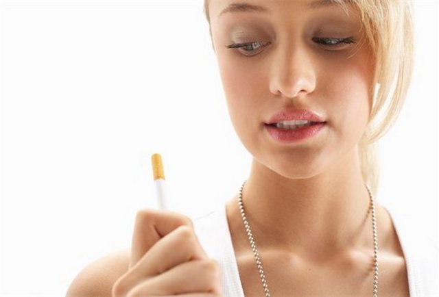 Dolaşımı engellediği ve oksijen oranını azalttığı için sigara içmeyin.