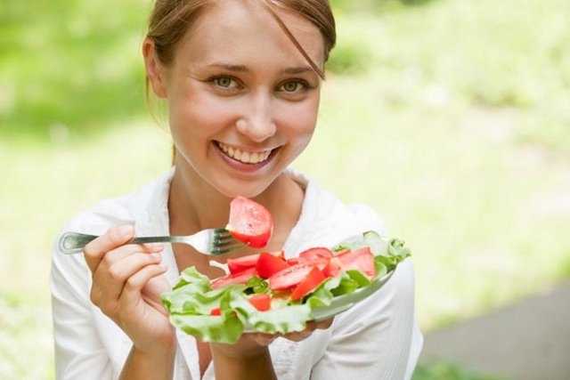 Azar azar ve sık sık yemeyi tercih edin, asla aç kalmayın.