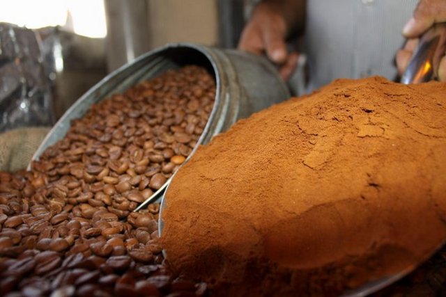 TÜRK KAHVESİNDEN MASKE HAZIRLAYIN -