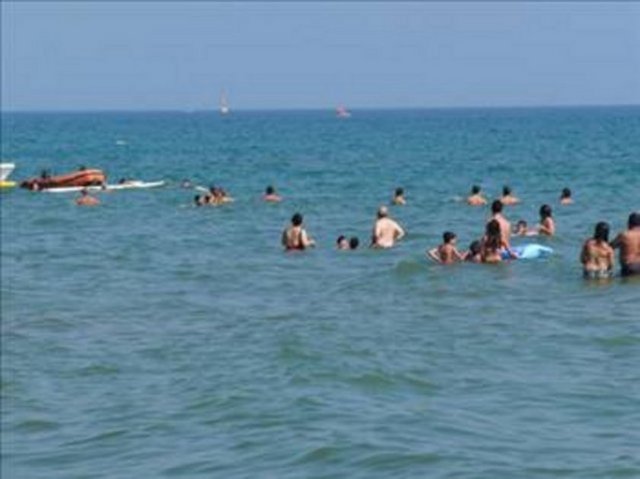 - Gümüşyaka Ankara Evleri Sitesi önü