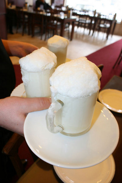 - Yemekle beraber su dahil alkol, ayran, meyve suyu, soda vb. hiçbir sıvı içilmemeli. Sadece şekersiz bitki çayı serbest.