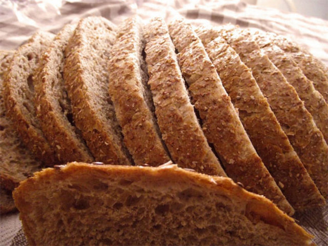 - Gluten diyetine uymakta zorlananlar bir miktar asitlenmeyi göze alıp en azından buğdaydan tamamen vazgeçerek diğerlerini kullanabilirler. Örneğin çavdar, arpa, yulaf.