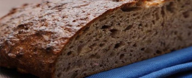 - Glutensiz unlu ekmek. Büyük marketlerden temin edilebilir. Evde de yapılabilir.