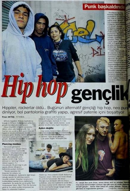 1998) Hippiler, rockerler öldü..Bugünün alternatif gençliği hip hop, neo punk dinliyor, bol pantolonla graffiti yapıp, agresif patenle içini boşaltıyor.