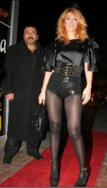 Hande Yener bir ara Lady Gaga'ya da özenmişti...