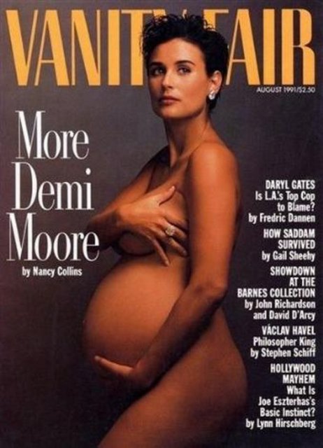 DEMI MOORE - Hollywood'un en başarılı kadın yıldızlarından biri olan Demi Moore hamile hali ile objektif karşısına geçmiş ve bir ilke imza atmıştı.