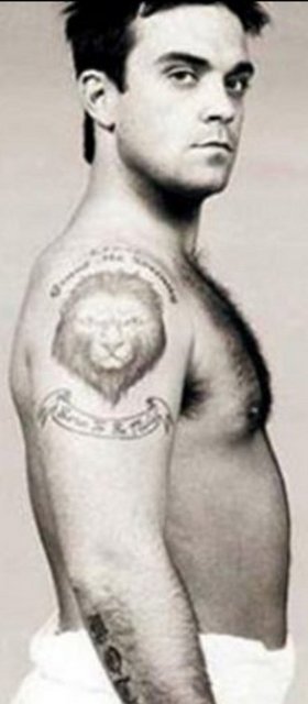 Robbie Williams'ın bu pozu Tarkan'a ilham vermiş.