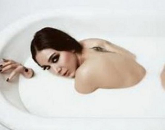 Anlaşılan Ece Gürsel de Angelina Jolie hayranı...