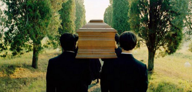 Cenaze levazımatçısı: Ölüler için  kefen, tabut... vb  malzemeleri satan kimselere verilen ad.