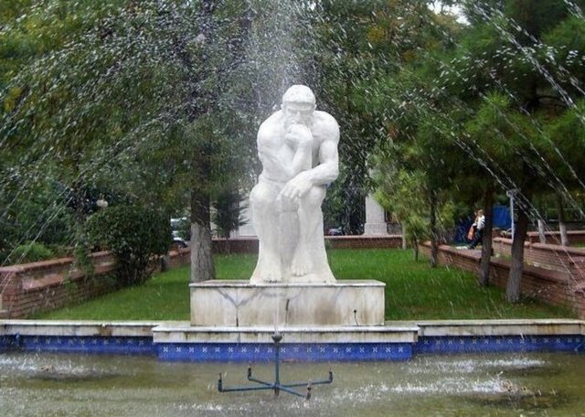 Güllabici: Akıl hastanelerinde hademelere verilen isim.