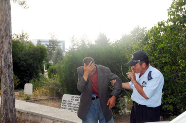 Iskatçılar: Cenaze sahiplerinin duygusallığından yararlanarak para isteyen kişiler.