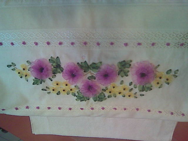 Mefruşat: Perde ve perdecilik konusunun önemli bir yer tuttuğu ev giydirme işi.