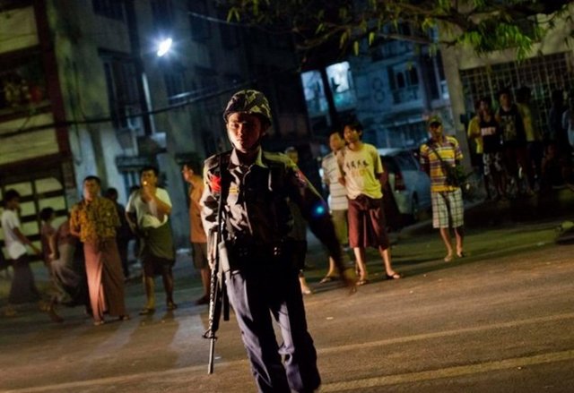 Geçen yıl Myanmar'ın Arakan eyaletinde Budistler tarafından düzenlenen saldırılarda çoğu Müslüman yaklaşık 200 kişi yaşamını yitirmişti