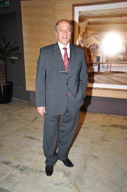 TUNCAY ÖZİLHAN 